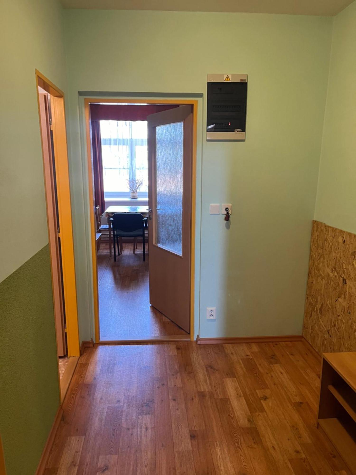 Apartmanovy Dum Obecna Skola Svetlik Exterior photo